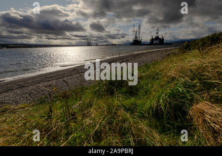 Plates-formes pétrolières dans l'Estuaire de Cromarty Sutherland Scotland UK Banque D'Images