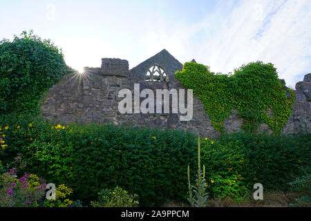 HOWTH, IRLANDE -27 oct 2019- Vue sur l'église ruines de l'abbaye de St Mary's Harbour à Howth, près de Dublin, Irlande. Banque D'Images