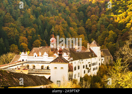 Anger am See, Autriche - Styrie 22.10.2016 : palais Herberstein en Europe. Jardins, haut lieu touristique de destinations de voyage. Banque D'Images