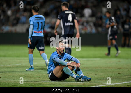 Sydney, Australie. 17 novembre 2019. Une Ligue de football, Club de Football de Sydney et Melbourne Victory ; Adam le fondre de Sydney rues une occasion manquée : Action Crédit Plus Sport Images/Alamy Live News Banque D'Images