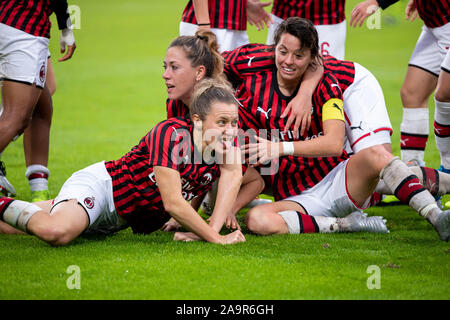 Milan, Italie. 17 novembre, 2019. Le bonheur au cours de Milan Milan Juventus vs femmes Femmes - Serie A soccer italien championnat des femmes - Crédit : LPS/Francesco Scaccianoce/Alamy Live News Banque D'Images