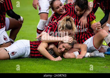 Milan, Italie. 17 novembre, 2019 le bonheur. milanduring Milan Juventus vs les femmes, femmes Femmes Serie A soccer italien Championship à Milan, Italie, le 17 novembre 2019 - LPS/crédit : Francesco Francesco Scaccianoce Scaccianoce/LPS/ZUMA/Alamy Fil Live News Banque D'Images