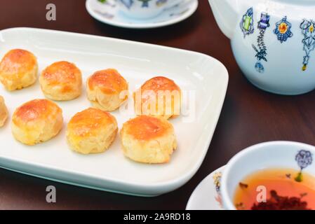 Tao dors ou pâtisserie chinoise rempli de pâte de haricots Banque D'Images