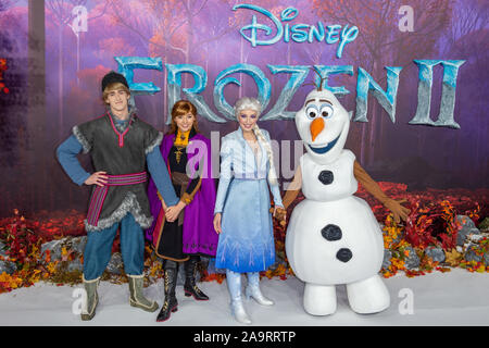 Londres, Royaume-Uni. 17 novembre 2019. Caractères congelé assister à la "gelé 2' Première européenne tenue à la BFI Southbank. Crédit : Peter Manning/Alamy Live News Banque D'Images