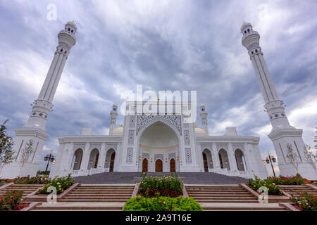 Ville de Shali, République de Tchétchénie, la Russie. La plus grande mosquée d'Europe. La Mosquée du Prophète Muhammad a appelé 'fierté des musulmans" Banque D'Images