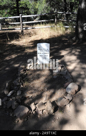 Pierre tombale de Linwood (aka Pioneer) Cimetière sur une colline donnant sur Glenwood Springs commémorant l'outlaw Kid Curry, vrai nom Harvet une Logan. Banque D'Images