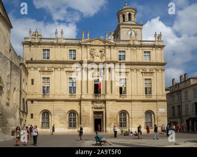 Arles à la place de la République. Banque D'Images