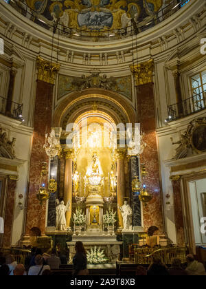 Basilique de la mere de deu dels Desemparats autel Banque D'Images