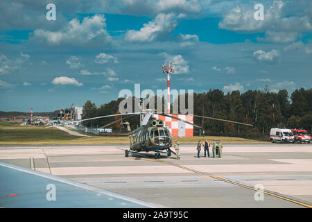 Minsk, Belarus - 13 septembre 2019 : Hélicoptère de Belavia Airlines à l'Aéroport National de Minsk Stand - Minsk-2 Terminal. Banque D'Images