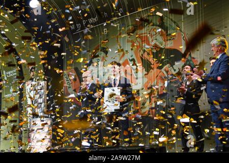 L'Espagne. 18 Nov, 2019. Lauréats lors de la cérémonie de remise des Prix FIM après la Motul Gran Premio de la Comunitat Valenciana au Palais des Congrès le 17 novembre 2019 à Valence, en Espagne. Credit : CORDON PRESS/Alamy Live News Banque D'Images