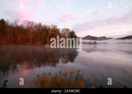 New York, USA. 20 Oct, 2019. Photo prise le 20 octobre 2019 présente le décor de l'automne dans Chittenden, Vermont, aux États-Unis. Crédit : Yang Quanguo/Xinhua/Alamy Live News Banque D'Images