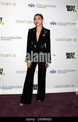 Los Angeles, CA. 15 Nov, 2019. Paulina Chavez devant le hall des arrivées pour le Gala de la Fondation Eva Longoria, le Four Seasons Beverly Hills, Los Angeles, CA, 15 novembre 2019. Credit : Priscilla Grant/Everett Collection/Alamy Live News Banque D'Images