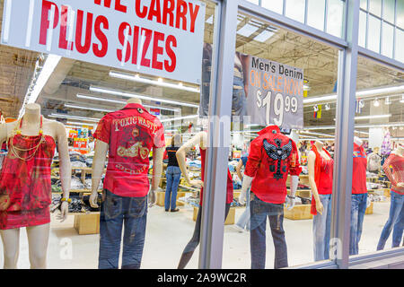 Miami Florida,Hialeah,Westland Mall,vente de vitrine,vêtements,accessoires,luxe,bien habillée,shopping shopper shoppers magasins marché mar Banque D'Images