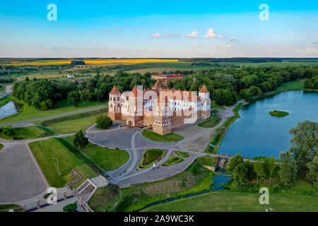 Ensemble du château de Mir, site du patrimoine mondial de l'UNESCO au Bélarus. Banque D'Images