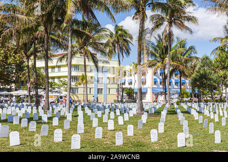 Miami Beach Florida,Lummus Park,Veterans for Peace,Memorial,les pierres tombales représentent les soldats morts,Afghanistan,guerre d'Irak,FL100207127 Banque D'Images