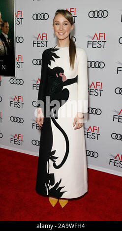 HOLLYWOOD, CALIFORNIE - Le 16 novembre : Erin Doherty fréquente l 'la Couronne' premiere pendant le Festival de 2019 présenté par Audi au théâtre chinois de Grauman le 16 novembre 2019 à Hollywood, Californie. Photo : CraSH/imageSPACE/MediaPunch Banque D'Images