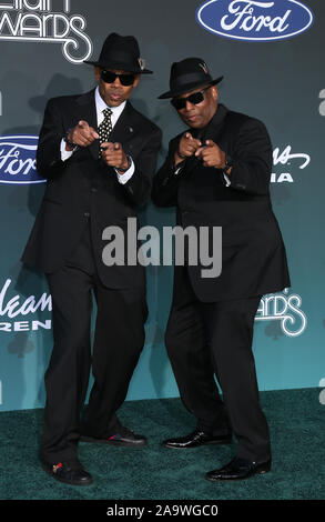 Novembre 17, 2019, Las Vegas, NV, USA : 17 novembre 2019 - Las Vegas, NV - Jimmy Jam, terry Lewis. 2019 Soul Train Awards Red Carpet terminal des arrivées de l'Orleans Arena. Crédit photo : MJT/AdMedia (crédit Image : © Mjt/AdMedia via Zuma sur le fil) Banque D'Images