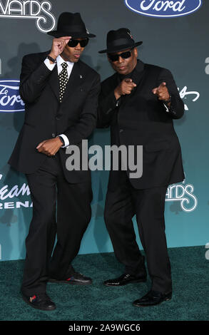 Novembre 17, 2019, Las Vegas, NV, USA : 17 novembre 2019 - Las Vegas, NV - Jimmy Jam, terry Lewis. 2019 Soul Train Awards Red Carpet terminal des arrivées de l'Orleans Arena. Crédit photo : MJT/AdMedia (crédit Image : © Mjt/AdMedia via Zuma sur le fil) Banque D'Images