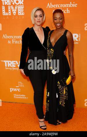 Los Angeles, CA. 17 novembre, 2019. Lauren Morelli et Samira Wiley assister au Trevor Project's TrevorLIVE LA 2019 au Beverly Hilton Hotel le 17 novembre 2019 à Beverly Hills, CA. Credit : Arc Sh/Espace d'image/media/Alamy Punch Live News Banque D'Images