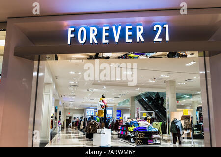 Nov 15, 2019 Dallas / CA / USA - Forever 21 store situé dans l'Est de San Francisco Bay Area ; à la fin de septembre, Forever 21 a déposé son bilan Banque D'Images