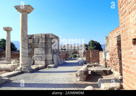 Colonnes en ruines de la Basilique de Saint John, Selçuk, Ephèse, Turquie Banque D'Images