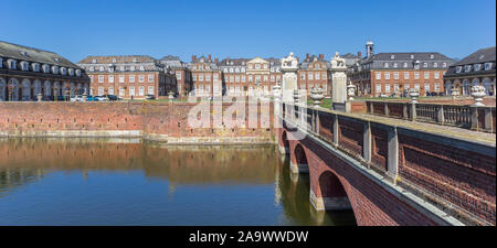 Panorama du pont pour le château de Nordkirchen, Allemagne Banque D'Images