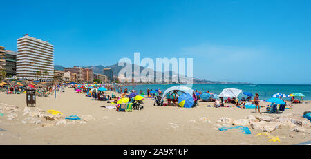 La plage de Fuengirola. Costa del Sol, Andalousie, Espagne Banque D'Images