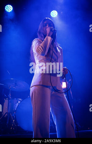 Oslo, Norvège. 17 novembre, 2019. Le chanteur, auteur-compositeur et musicien Weyes Blood effectue un concert live au Parkteatret à Oslo. (Photo crédit : Gonzales Photo/Tord Litleskare/Alamy Live News). Banque D'Images