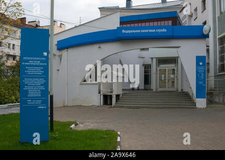 NIZHNY NOVGOROD, Russie - le 28 septembre 2019 : Service fédéral des impôts de la Fédération de Russie sur Ilyinskaya street à l'automne après-midi Banque D'Images