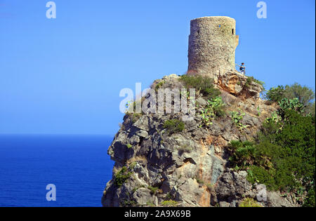 Torre de ses dessins animés, tour historique à la côte escarpée de Banyalbufar, Mallorca, Balerearic, Espagne. Banque D'Images