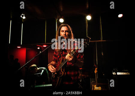 Copenhague, Danemark. 08ème, novembre 2019. Le chanteur, auteur-compositeur et musicien Tyler Ramsey effectue un concert live à Vega à Copenhague. (Photo crédit : Gonzales Photo - Christian Hjorth). Banque D'Images