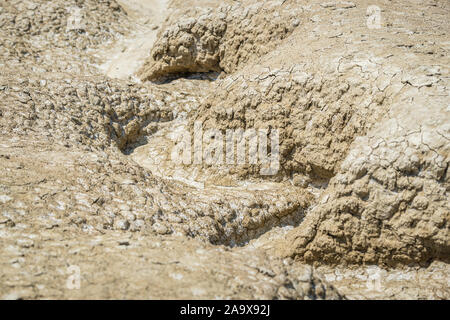 Formations de terre Vulcanii Noroiosi Paclele Mari - Berca volcans de boue réservation géologiques et botaniques dans Scortoasa commune, Roumanie Banque D'Images