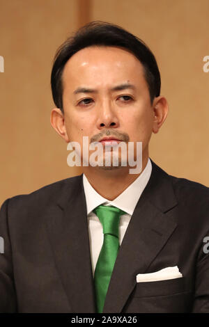 Z Holdings Président Kentaro Kawabe assiste à une conférence de presse conjointe à Tokyo, Japon, le 18 novembre 2019. Yahoo japon Z Holdings Corp. dans le cadre de l'opérateur SoftBank et grand fournisseur de messagerie gratuits Line Corp. a annoncé lundi qu'ils ont conclu un accord de fusion. Credit : Naoki Morita/AFLO/Alamy Live News Banque D'Images