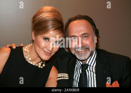 OLIVIER DASSAULT ET SON ÉPOUSE NATACHA NIKOLAJEVIC Banque D'Images