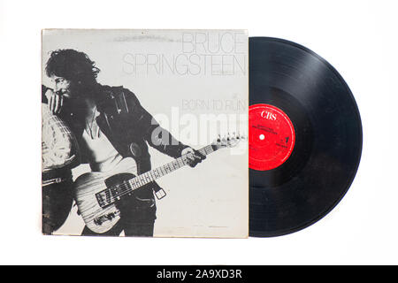 San Pellegrino Terme, Italie - le 19 novembre 2019 Original : Bruce Springsteen vinyl record : Born to run Banque D'Images