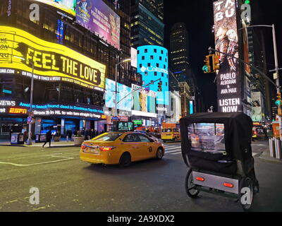 Le trafic de la rue NEW YORK CITY, USA Banque D'Images