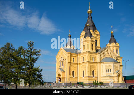 NIZHNY NOVGOROD, RUSSIE - Septembre 28, 2019 - Vue de la Cathédrale du Saint Alexandre Nevski Prince béni, dans le matin d'automne Banque D'Images