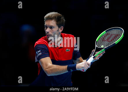 Londres, Royaume-Uni. 17 novembre Nicolas Mahut (FRA) en action lors de la finale du championnat en double match Pierre-Hughes Herbert et Nicolas Mahut (FR Banque D'Images