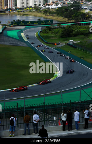 Sao Paulo, Brésil. 17 novembre 2019 ; Autodromo Jose Carlos Pace, Sao Paulo, Brésil, le Brésil Formule 1 Grand Prix, jour de la course, Sebastian Vettel (GER) et Charles Leclerc (MON) Scuderia Ferrari SF90 - usage éditorial : Action Crédit Plus Sport Images/Alamy Live News Banque D'Images