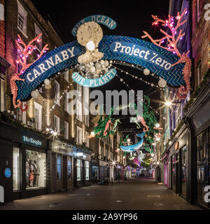 Carnaby Street's Project zéro pendant la période de Noël à Londres. Banque D'Images