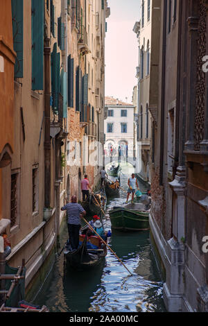 Rio de S. Salvador. à l'égard du Canal Grande, à partir de la ponte del Lovo, San Marco, Venise, Italie Banque D'Images