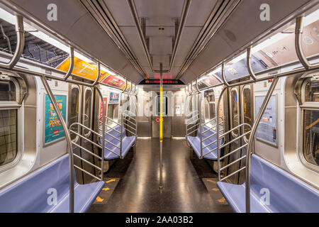 Voiture de métro vide, Manhattan, New York, USA Banque D'Images