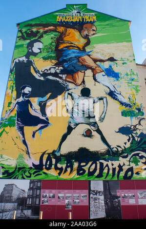 Dans une maison près de graffiti Le Mauerpark Berlin, lumière du soir en Allemagne. Wellcome à Belin, équipe brésilienne. Joga Bonito. Mauerpa Banque D'Images