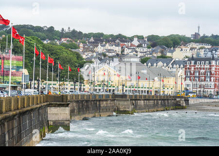 Douglas est la capitale et la plus grande ville de l'île de Man. Il est situé à l'embouchure de la rivière Douglas, et sur une grande baie de 2 milles Banque D'Images