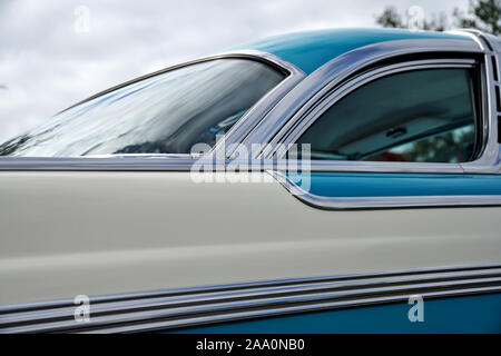 Vintage restauré, classic et muscle cars sur l'affichage à une automobile show à Punta Gorda, Floride Banque D'Images