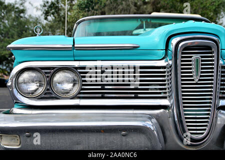 Vintage restauré, classic et muscle cars sur l'affichage à une automobile show à Punta Gorda, Floride Banque D'Images