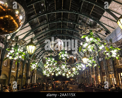 Covent Garden durant les vacances de Noël Banque D'Images