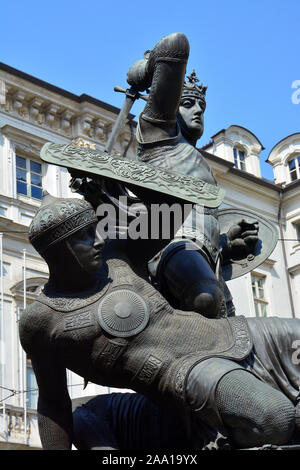 Turin, Piémont, Italie. Statue de Amadeus VI de Savoie a également nommé Conte Verde Banque D'Images