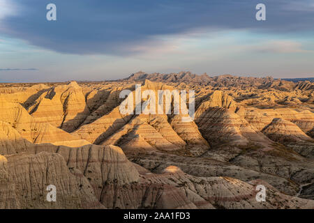 Point panoramique, coucher de soleil, Badlands National Park, automne, le Dakota du Sud, USA, par Dominique Braud/Dembinsky Assoc Photo Banque D'Images