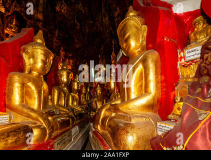 Les grottes de Pindaya (pagode Shwe Oo Min) Pindaya, l'État de Shan, Myanmar. Banque D'Images